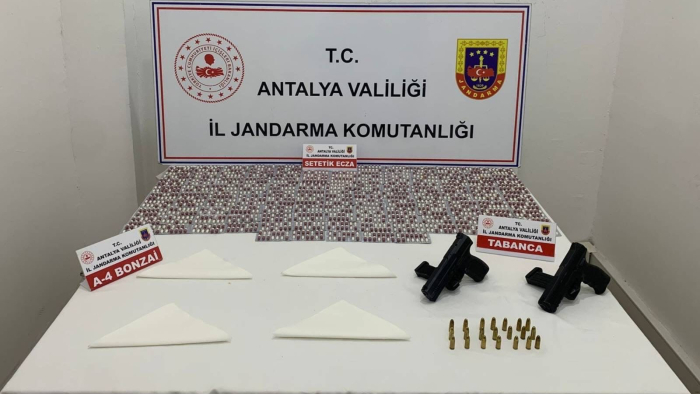 Antalya'da 528 bin kullanımlık uyuşturucu madde ele geçirildi